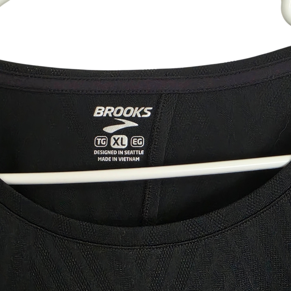 Brooks Black Crewneck Long-Sleeve Pullover With Peekaboo Back Size XL - Picture 4 of 6